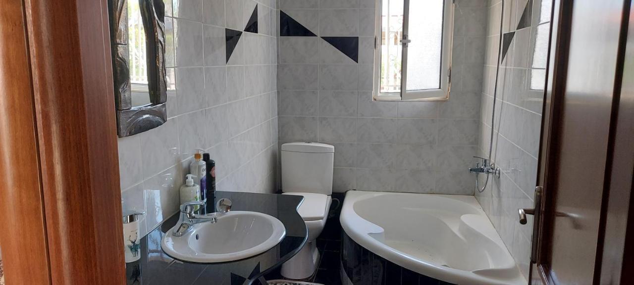 Shley House 2 Villa Артемида Екстериор снимка